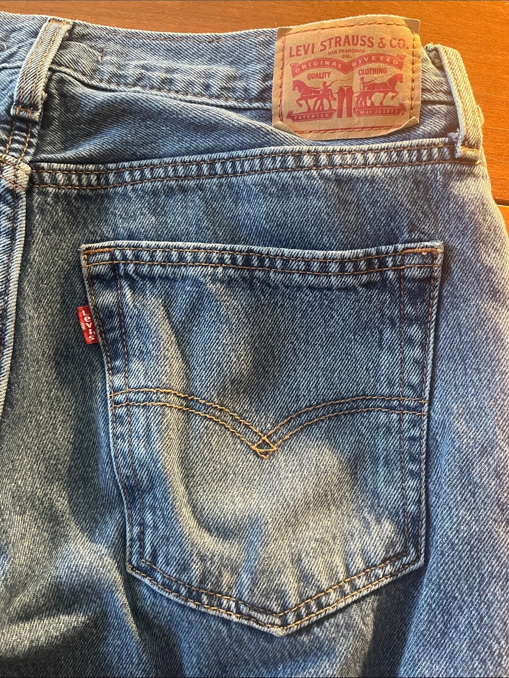 Woman’s Levi’s ‘94 Baggy. - Picture 3 of 7